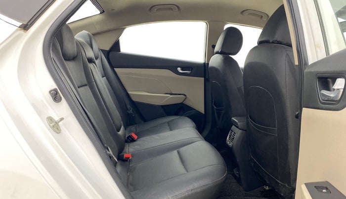 2017 Hyundai Verna 1.6 EX VTVT AT, Petrol, Automatic, 46,701 km, Right Side Rear Door Cabin