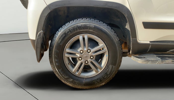 2019 Mahindra TUV300 T10, Diesel, Manual, 46,232 km, Right Rear Wheel