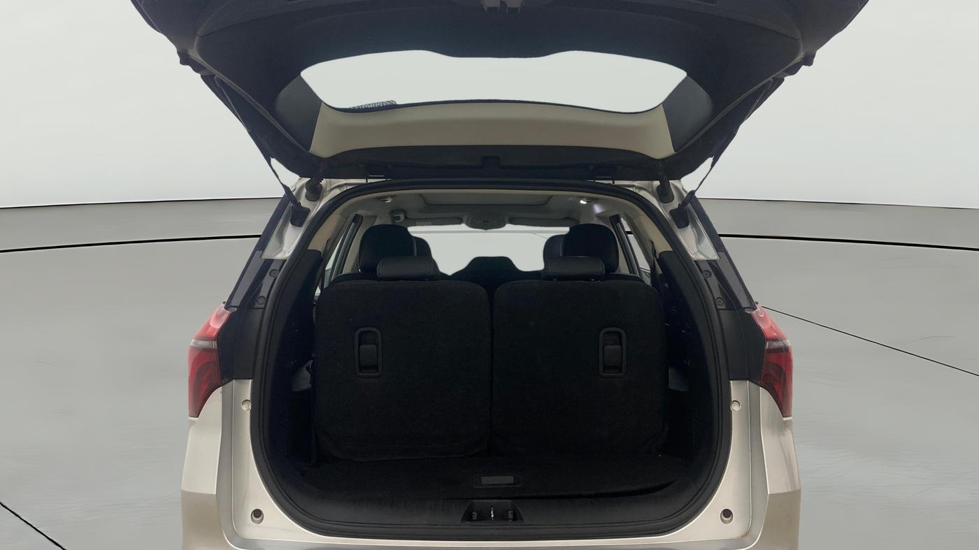 2022 Mahindra XUV700 AX 5 P MT 7 STR, Petrol, Manual, 86,107 km, Boot Open Zoomed View