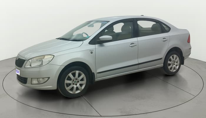 2013 Skoda Rapid AMBITION 1.6 MPI MT, Petrol, Manual, 34,801 km, Left Front Diagonal