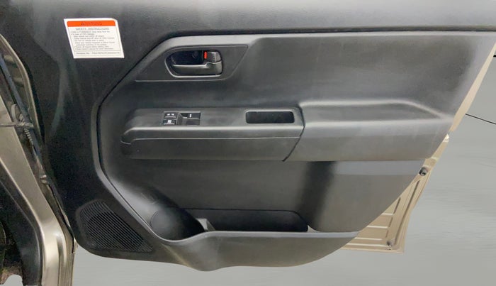 2021 Maruti New Wagon-R LXI CNG (O) 1.0, CNG, Manual, 32,030 km, Driver Side Door Panels Control