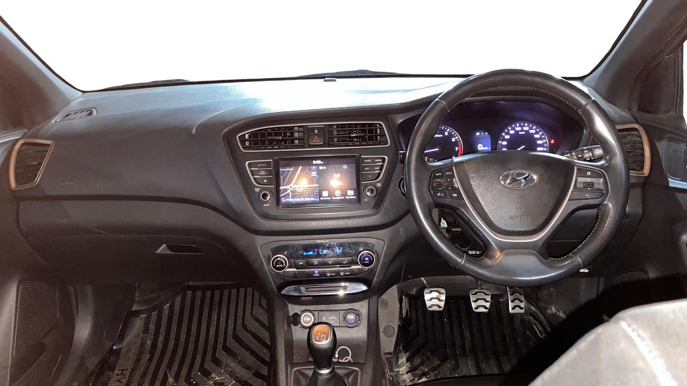 2018 Hyundai i20 Active 1.2 SX, Petrol, Manual, 64,290 km, Dashboard