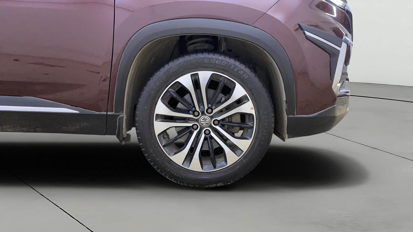 2022 MG HECTOR SHARP 1.5 PETROL CVT, Petrol, Automatic, 39,519 km, Right Front Wheel