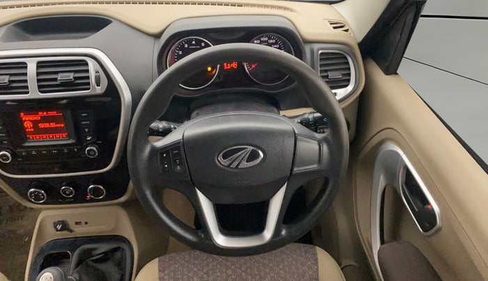2015 Mahindra TUV300 T8, Diesel, Manual, 51,720 km, Steering Wheel Close Up