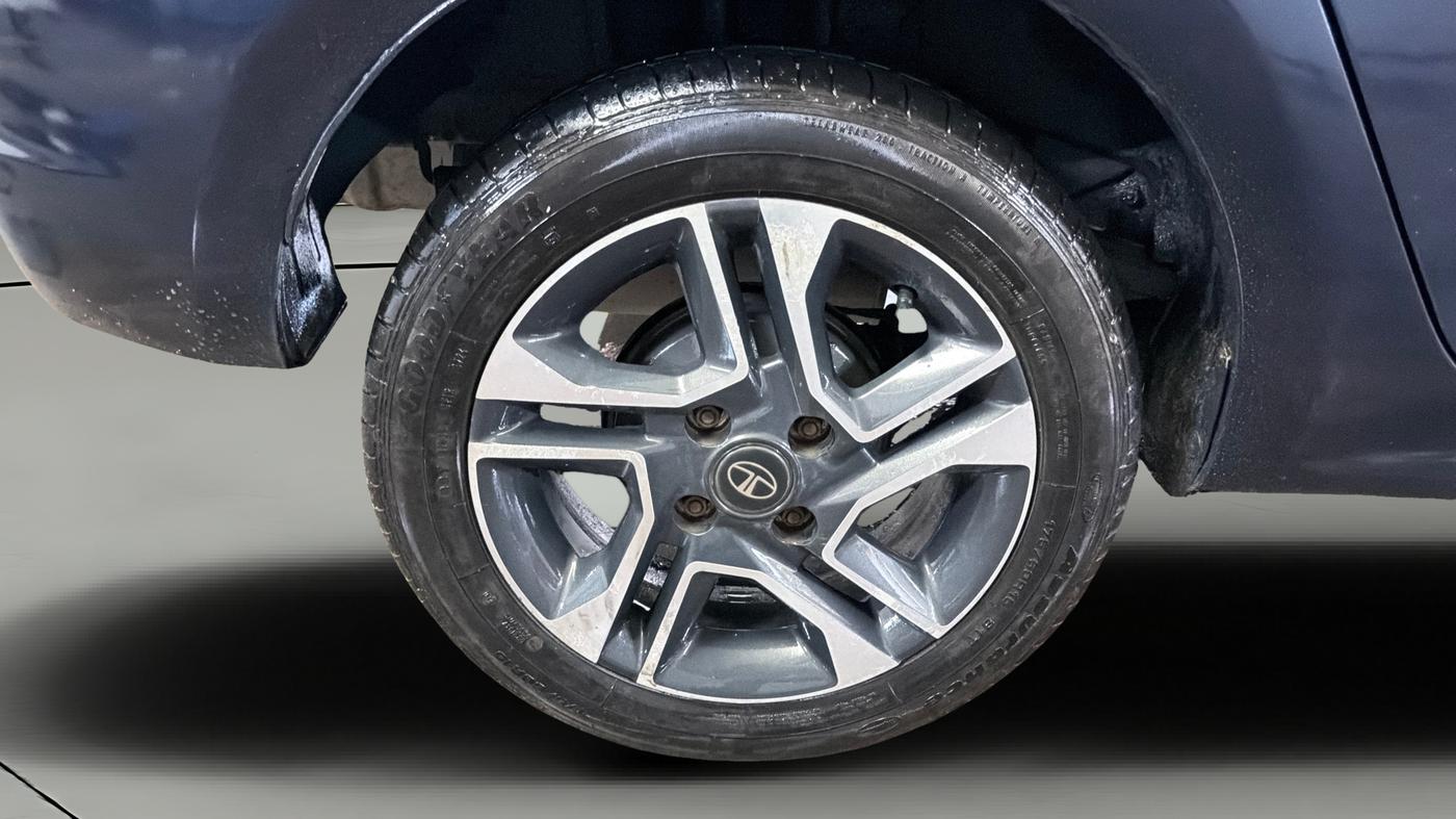 2018 Tata TIGOR XZA PETROL, Petrol, Automatic, 23,812 km, Right Rear Wheel