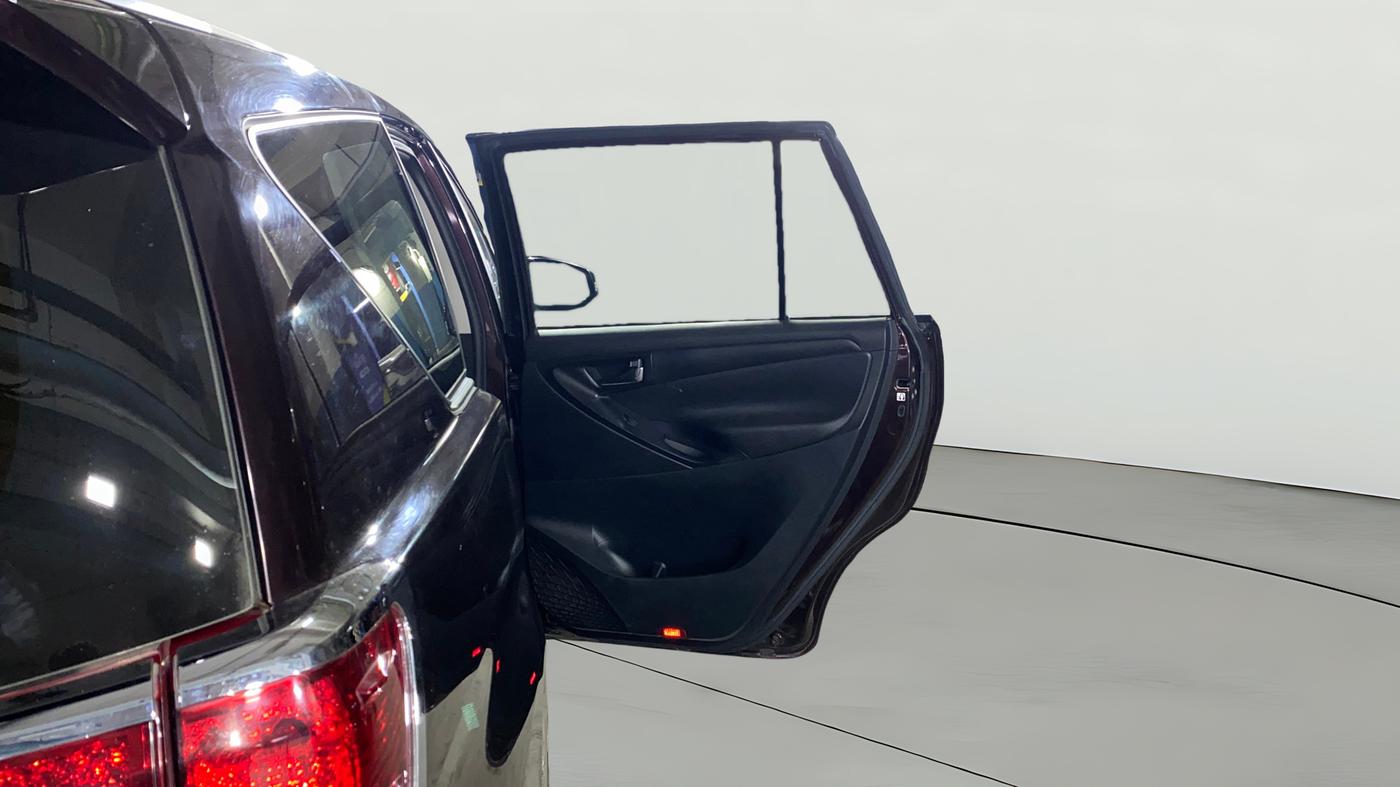 2018 Toyota Innova Crysta 2.4 GX 8 STR, Diesel, Manual, 28,379 km, RHS Rear Door
