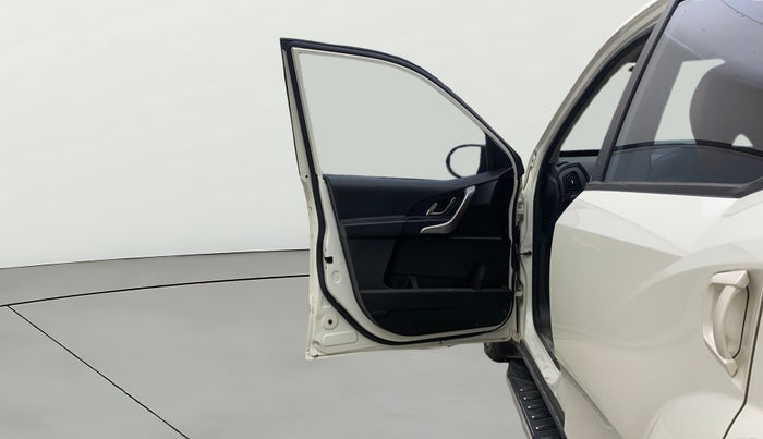 2020 Mahindra XUV500 W7 AT, Diesel, Automatic, 73,825 km, LHS Front Door