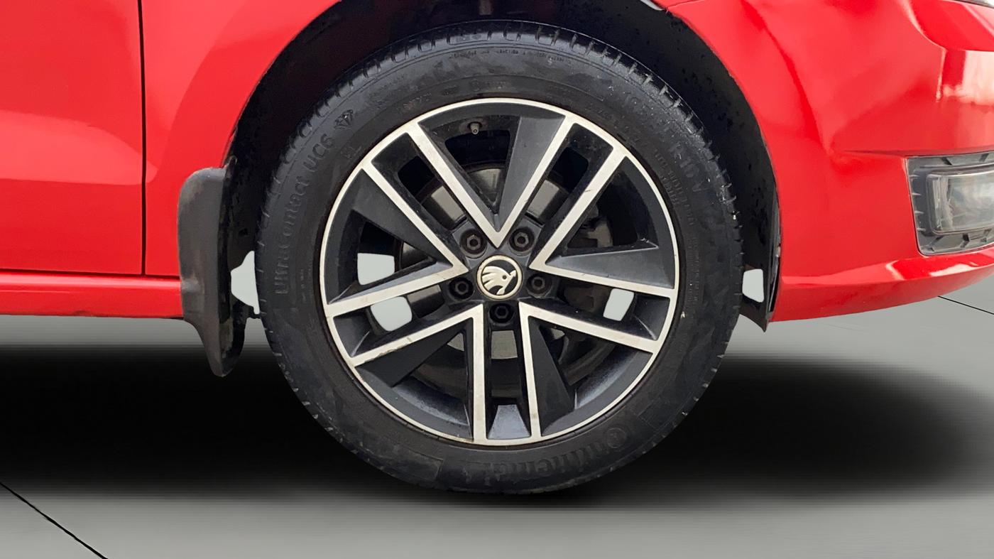 2019 Skoda Rapid STYLE 1.6 MPI AT, Petrol, Automatic, 79,104 km, Right Front Wheel