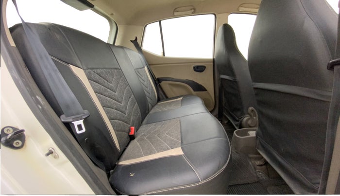 2013 Hyundai i10 MAGNA 1.1, Petrol, Manual, 1,02,588 km, Right Side Rear Door Cabin