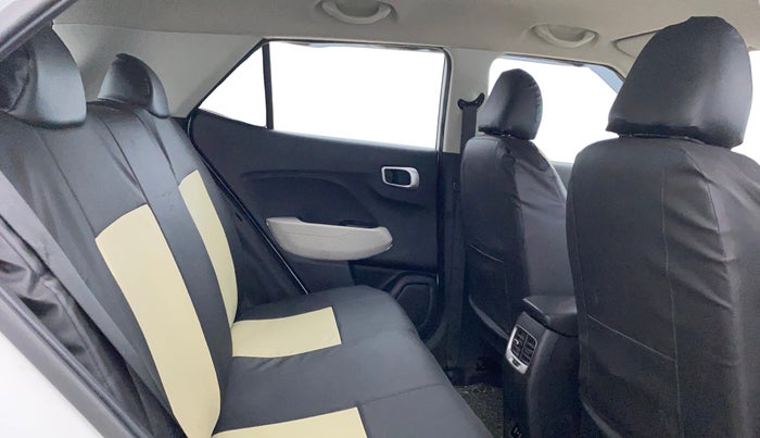 2022 Hyundai VENUE S (O) 1.0 TURBO IMT, Petrol, Manual, 25,247 km, Right Side Rear Door Cabin