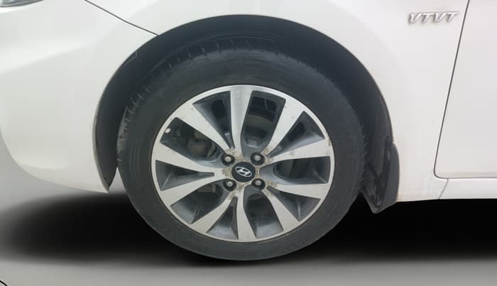 2014 Hyundai Verna FLUIDIC 1.6 VTVT SX AT, Petrol, Automatic, 1,04,225 km, Left Front Wheel