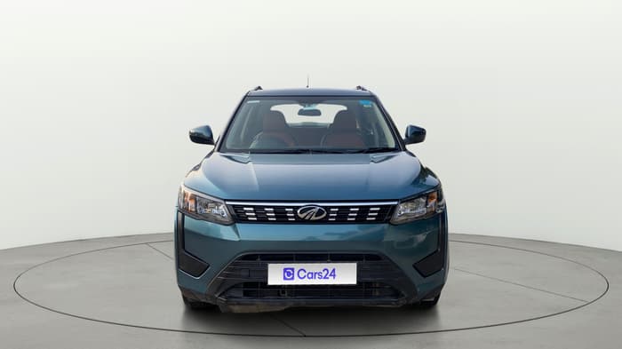 2022 Mahindra XUV300 W6 1.2 PETROL AMT, Petrol, Automatic, 56,793 km, Front