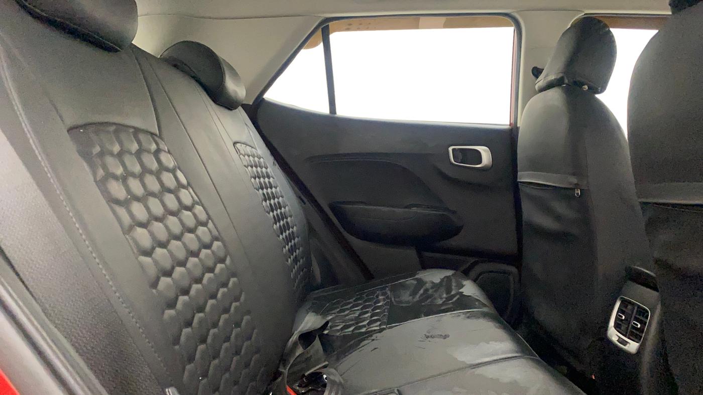 2022 Hyundai VENUE SX 1.5 CRDI, Diesel, Manual, 78,414 km, Right Side Rear Door Cabin