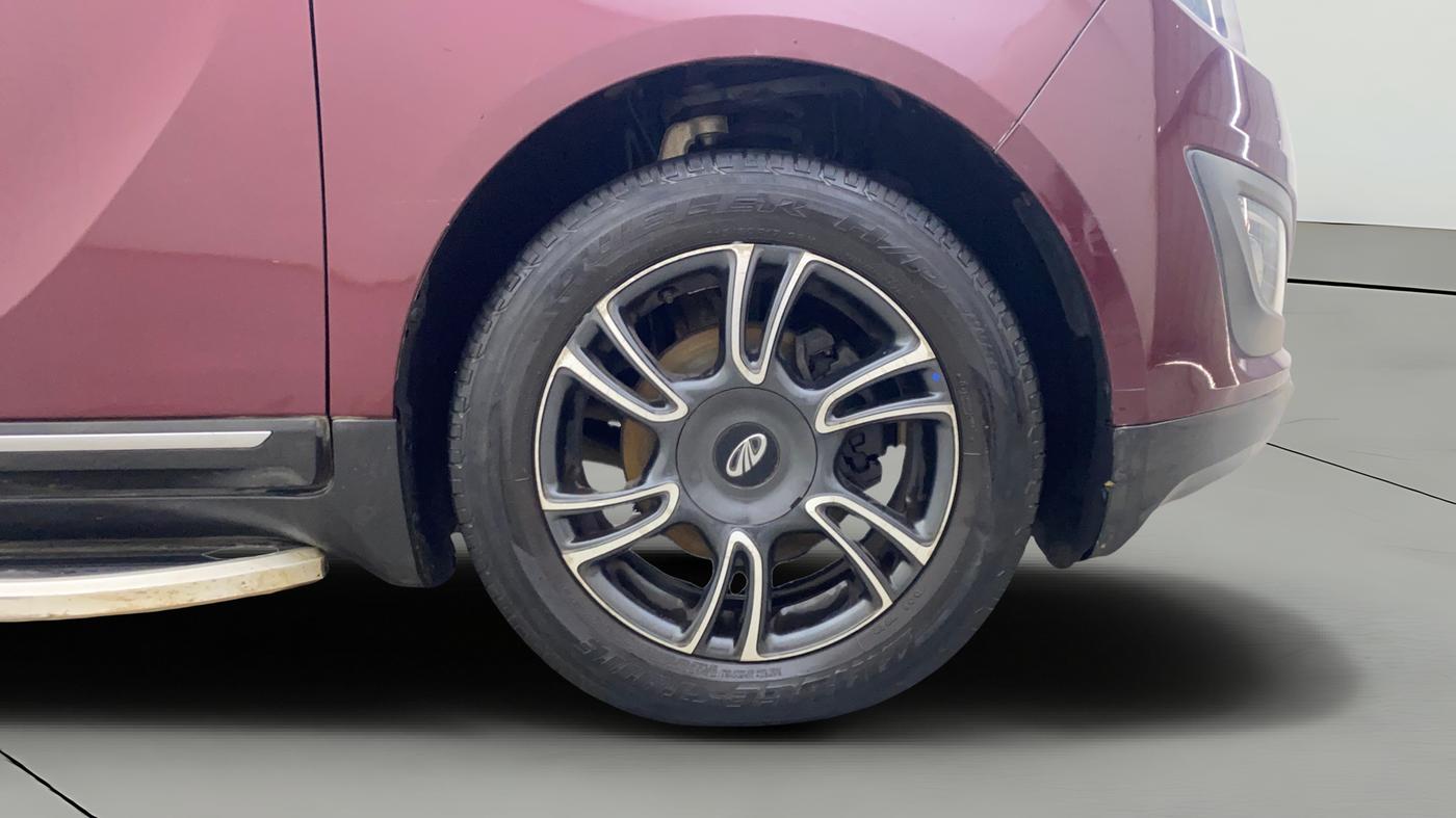 2018 Mahindra MARAZZO M8 7 STR, Diesel, Manual, 49,420 km, Right Front Wheel