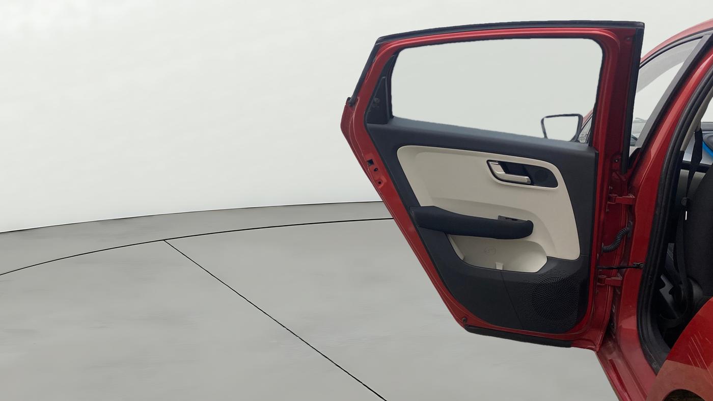 2023 Tata ALTROZ XZ PETROL, Petrol, Manual, 20,494 km, LHS Rear Door