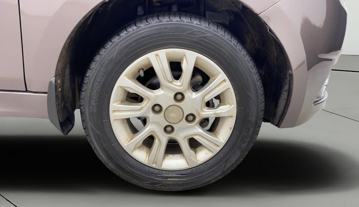 2017 Tata Tiago XZA PETROL, Petrol, Automatic, 90,800 km, Right Front Wheel