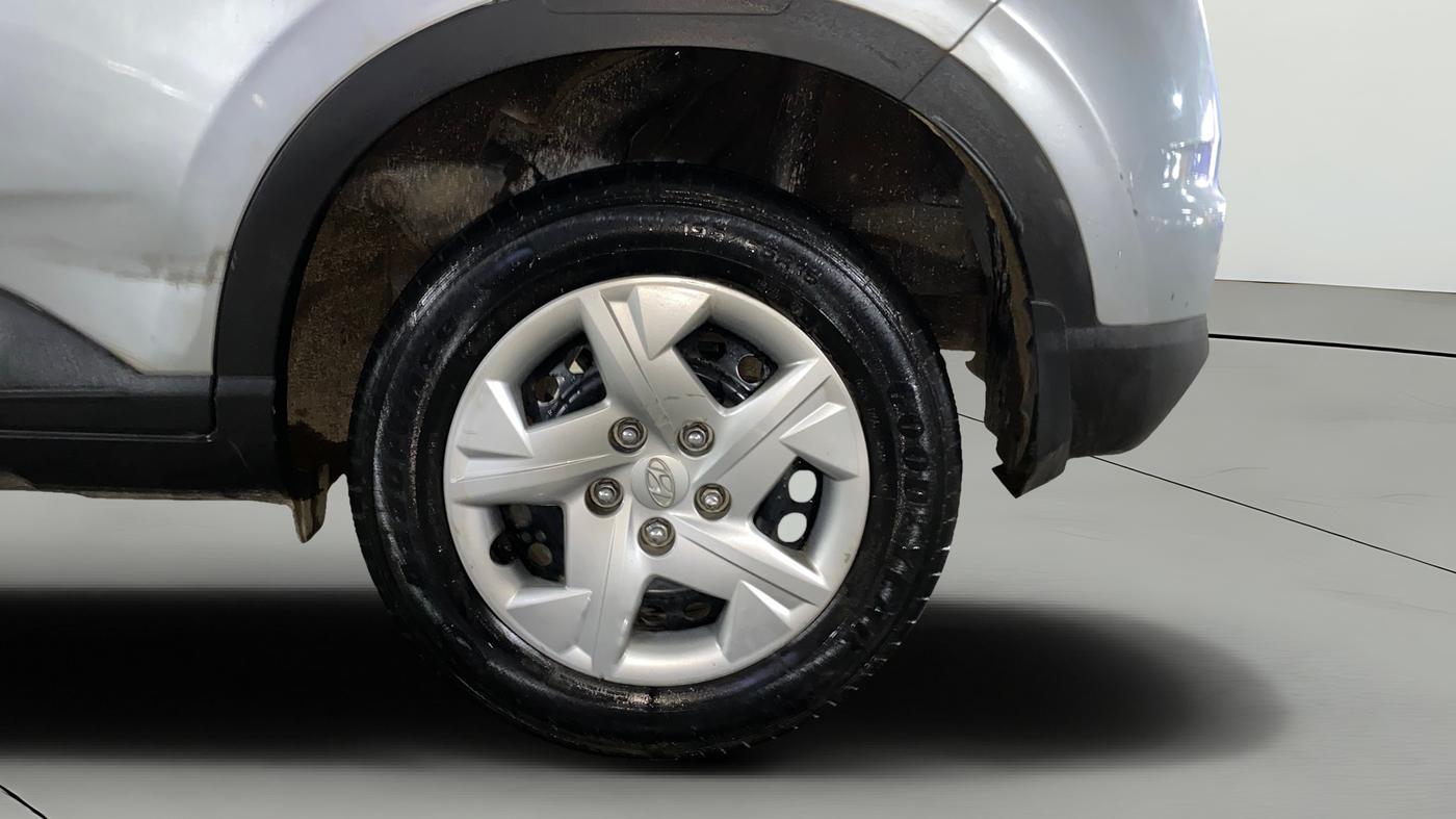 2021 Hyundai VENUE S+ 1.2, Petrol, Manual, 8,760 km, Left Rear Wheel