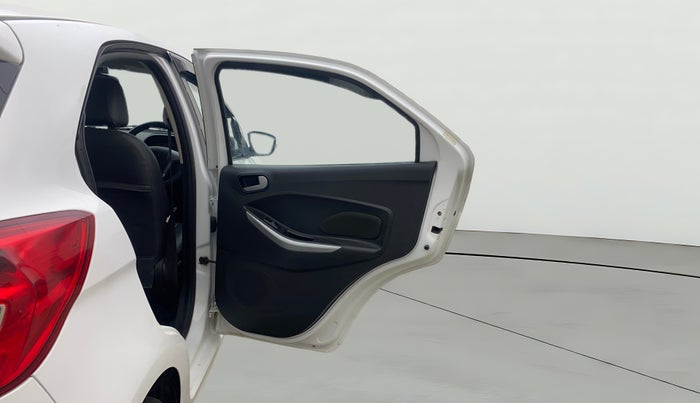 2015 Ford New Figo TITANIUM 1.2 PETROL MT, Petrol, Manual, 75,224 km, RHS Rear Door