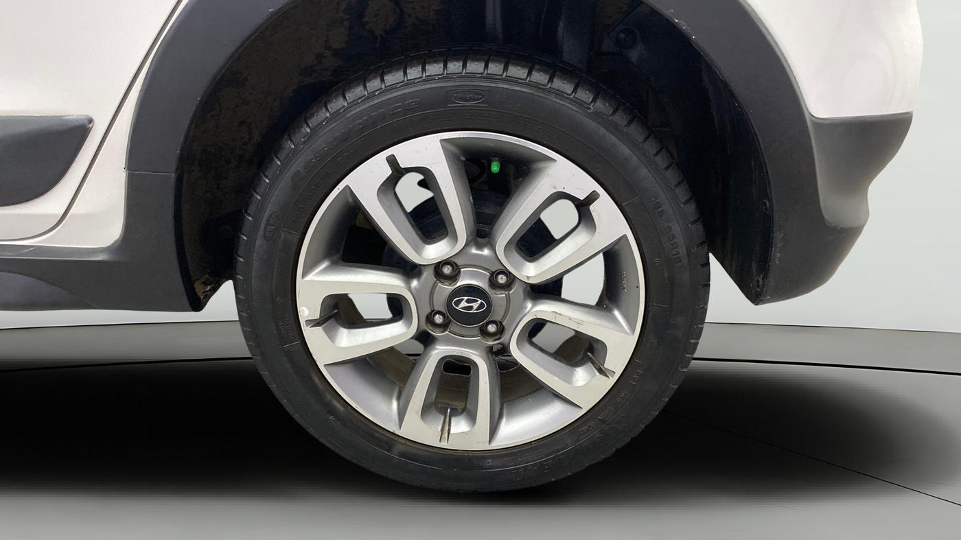 2015 Hyundai i20 Active 1.2 S, Petrol, Manual, 34,618 km, Left Rear Wheel