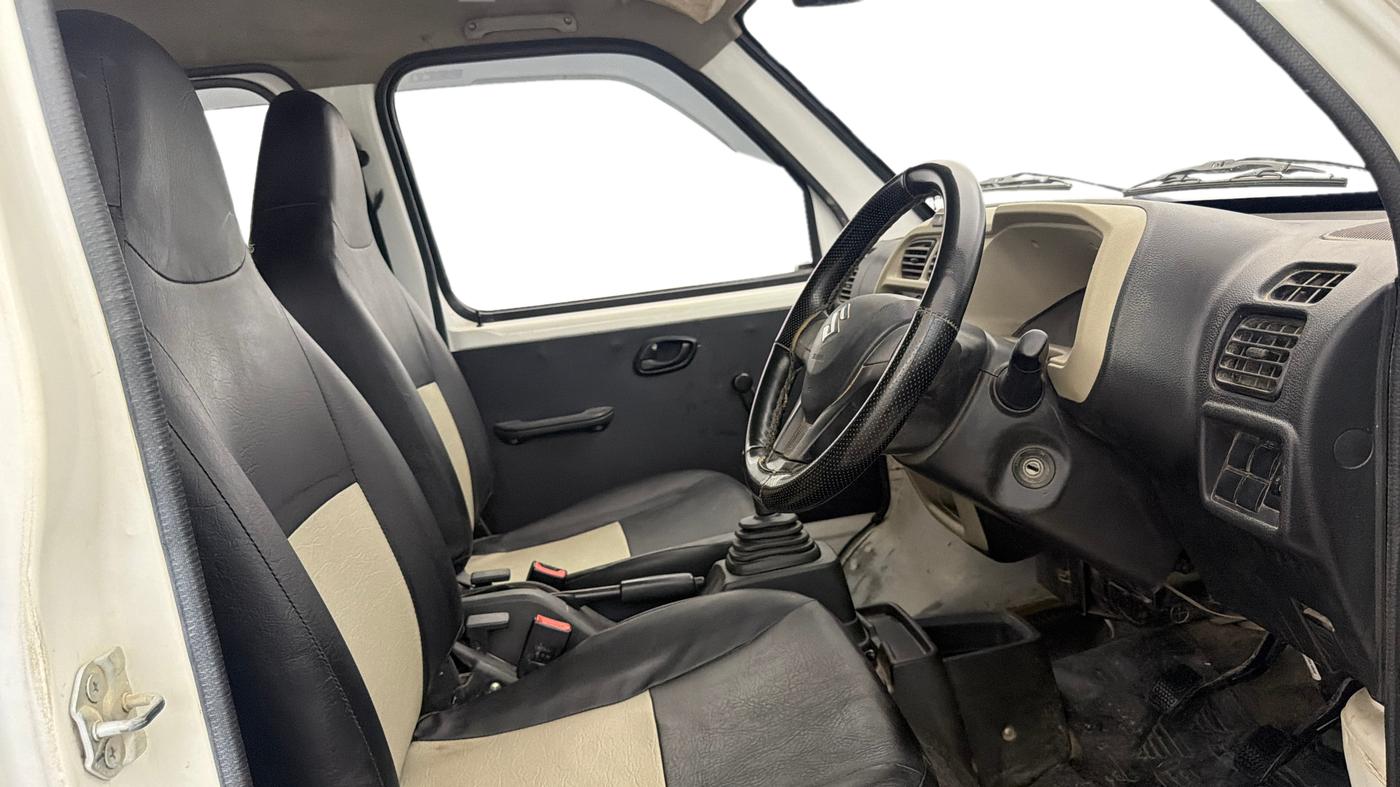 2022 Maruti Eeco 7 STR STD 1.2, CNG, Manual, 53,859 km, Right Side Front Door Cabin