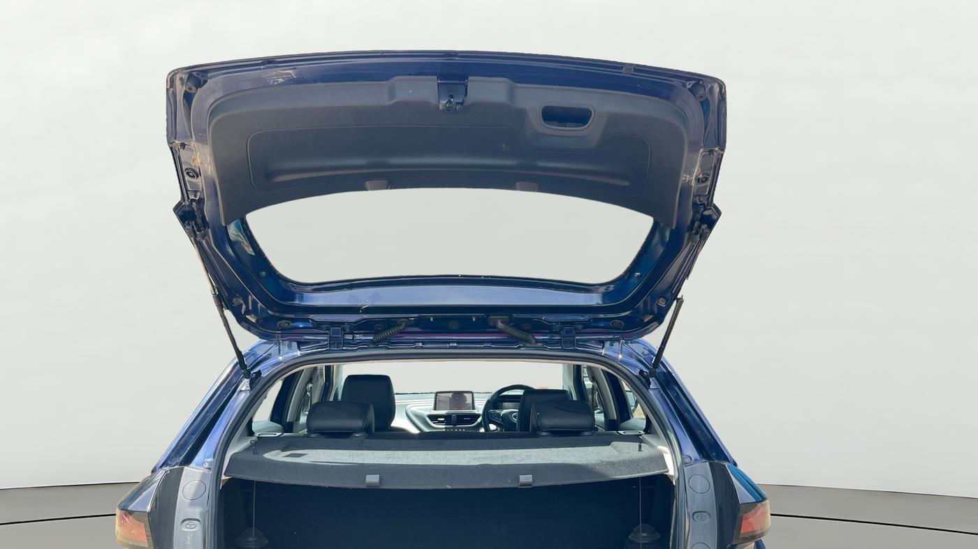 2022 Tata ALTROZ XZA PLUS, Petrol, Automatic, 53,183 km, Boot Door Open