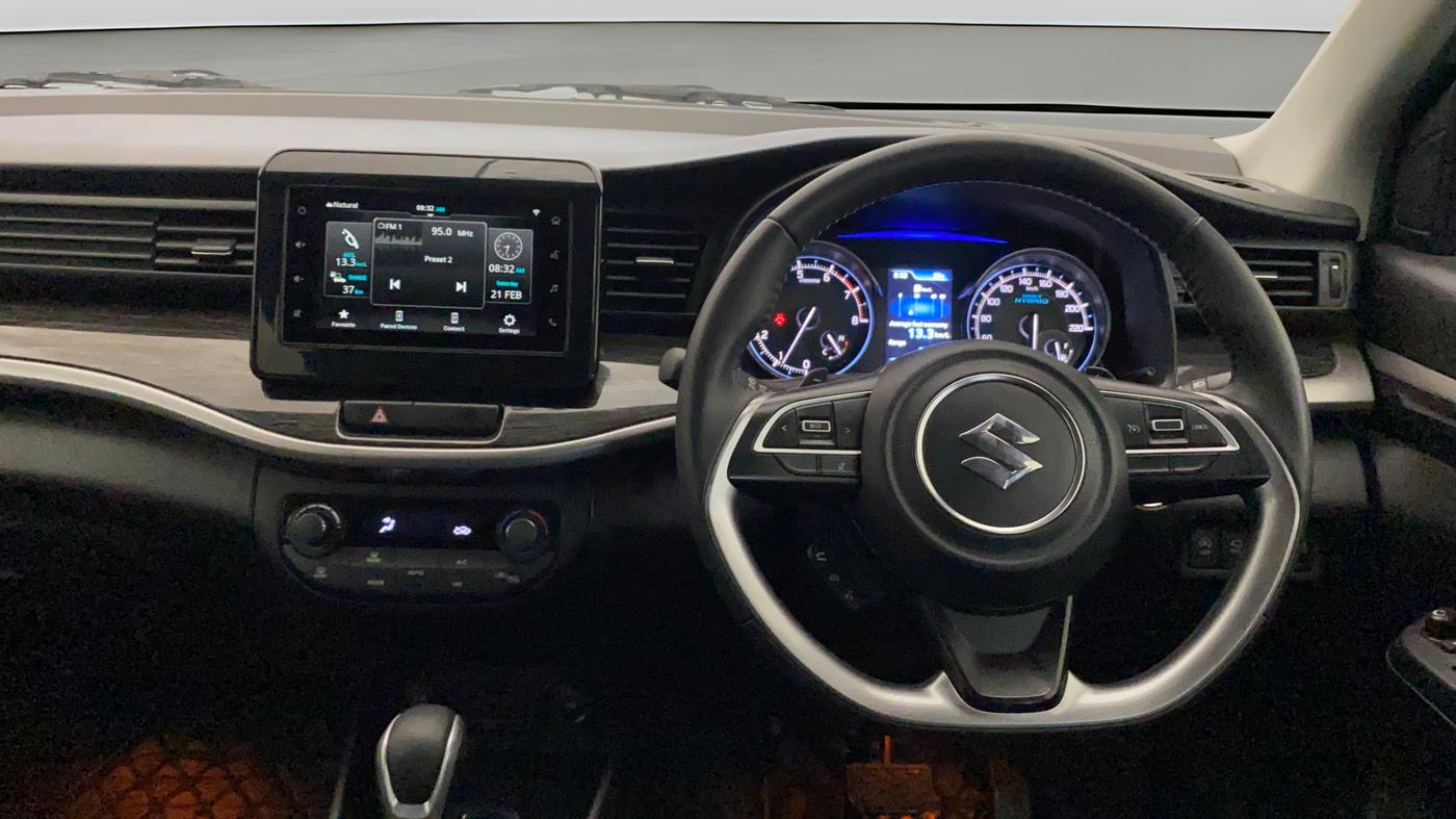 2025 Maruti XL6 ALPHA AT, Petrol, Automatic, 19,583 km, Steering Wheel Close Up