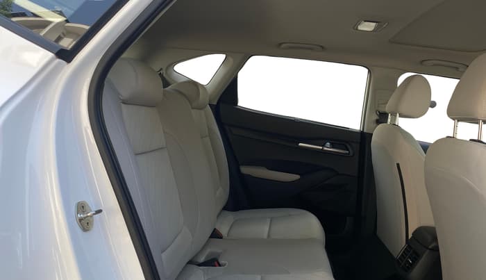 2021 KIA SELTOS HTK PLUS 1.5 IMT, Petrol, Manual, 38,509 km, Right Side Rear Door Cabin