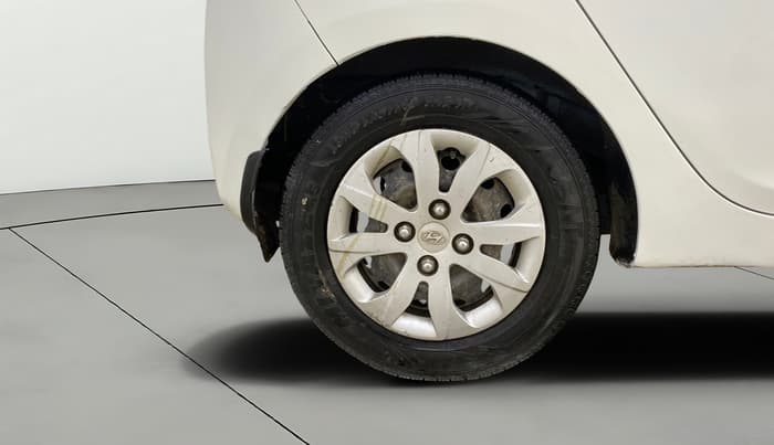 2016 Hyundai Eon SPORTZ, Petrol, Manual, 57,127 km, Right Rear Wheel