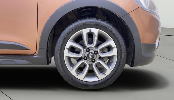 2018 Hyundai i20 Active 1.2 SX, Petrol, Manual, 1,12,635 km, Right Front Wheel