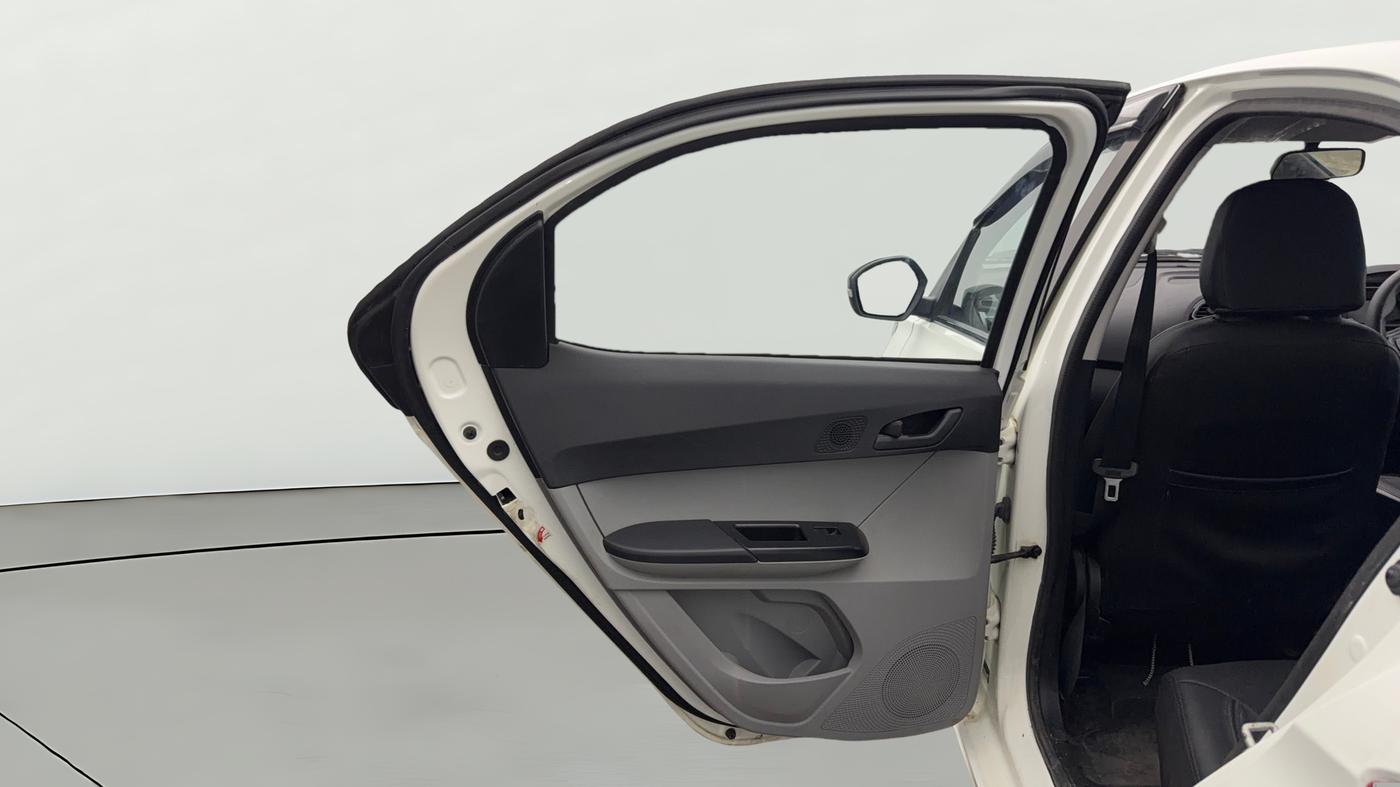 2024 Tata Tiago XT PETROL, CNG, Manual, 29,890 km, LHS Rear Door