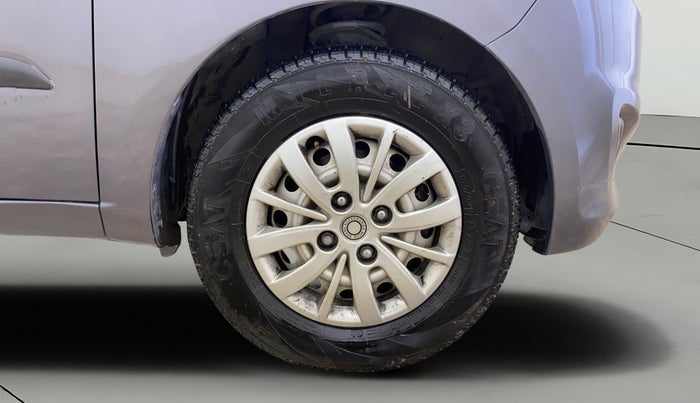 2014 Hyundai i10 MAGNA 1.1, CNG, Manual, 58,777 km, Right Front Wheel