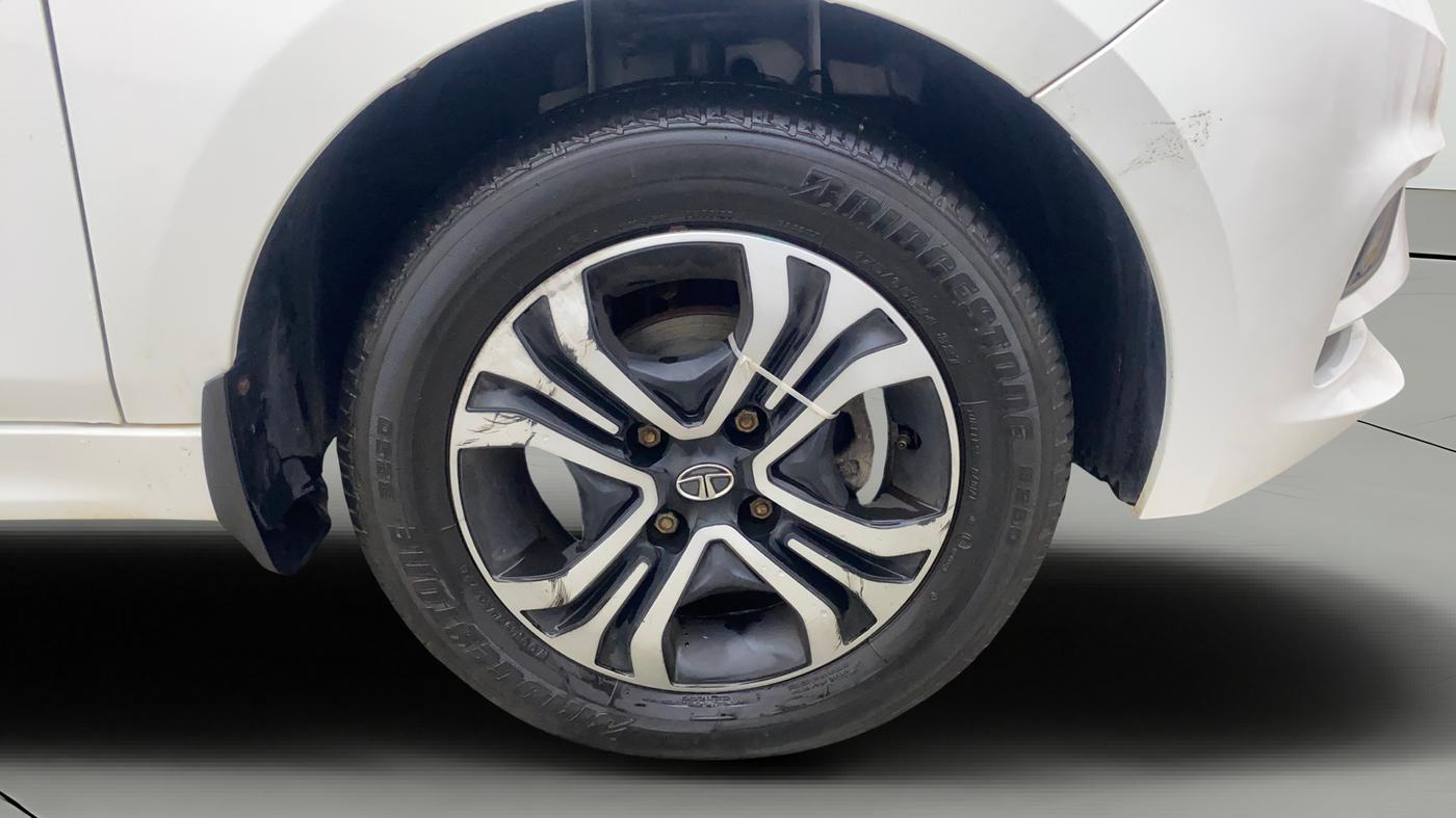 2023 Tata Tiago XT PETROL, Petrol, Manual, 30,715 km, Right Front Wheel