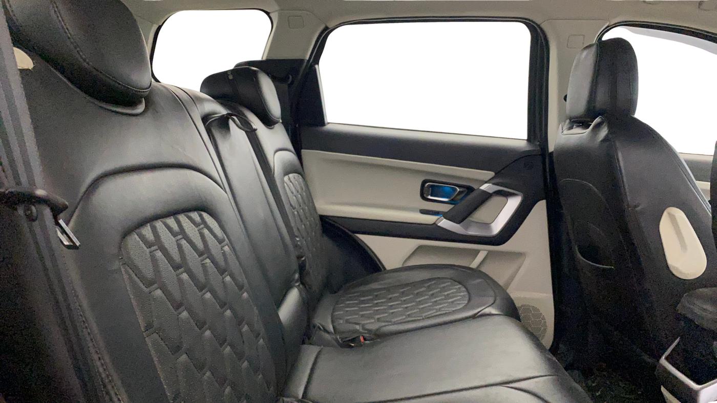 2021 Tata Safari XZ, Diesel, Manual, 59,355 km, Right Side Rear Door Cabin