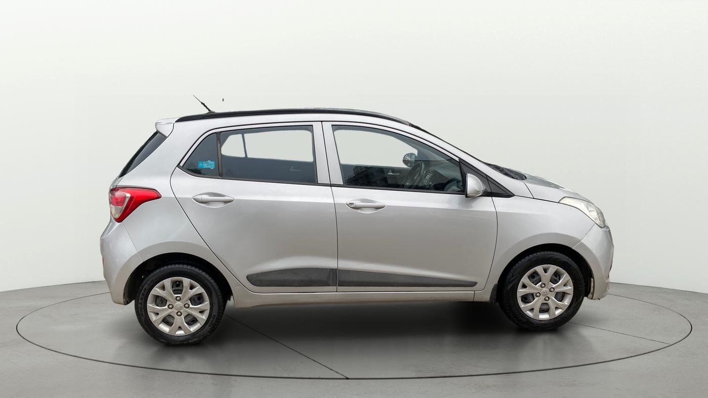 2015 Hyundai Grand i10 SPORTZ 1.2 KAPPA VTVT, Petrol, Manual, 28,213 km, Right Side View