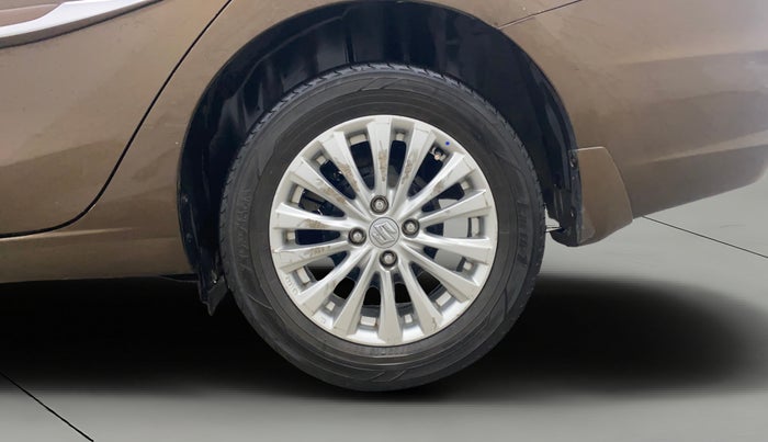 2018 Maruti Ciaz DELTA 1.5 SHVS MT PETROL, Petrol, Manual, 1,11,327 km, Left Rear Wheel