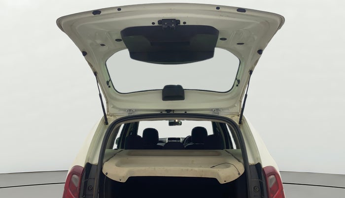 2017 Renault Duster RXS CVT, Petrol, Automatic, 77,297 km, Boot Door Open