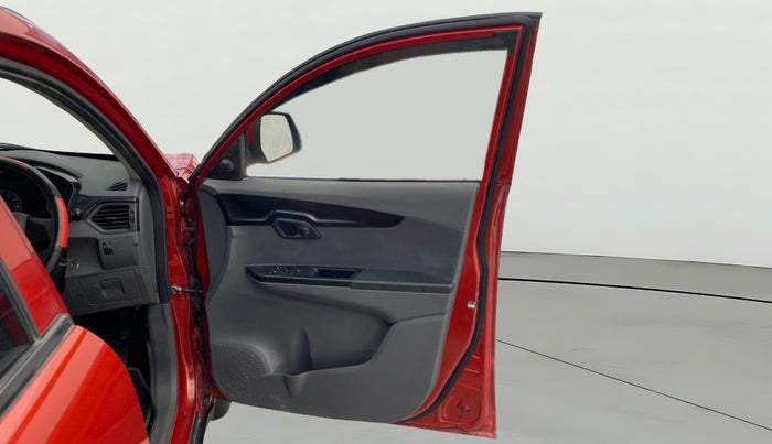 2018 Mahindra KUV 100 NXT K4+ P 6 STR, Petrol, Manual, 35,106 km, RHS Front Door