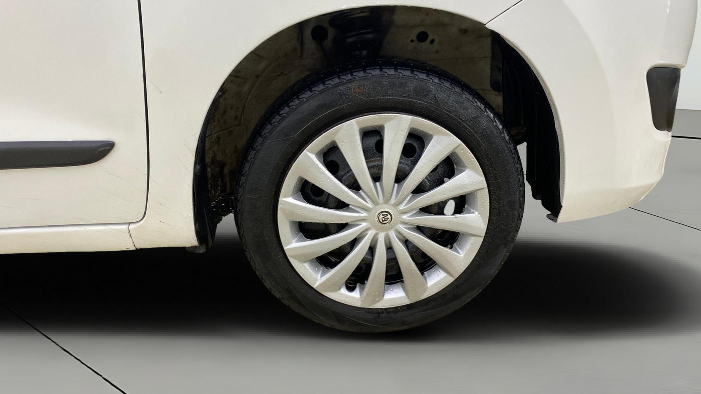 2015 Maruti Wagon R 1.0 VXI, CNG, Manual, 1,14,243 km, Right Front Wheel