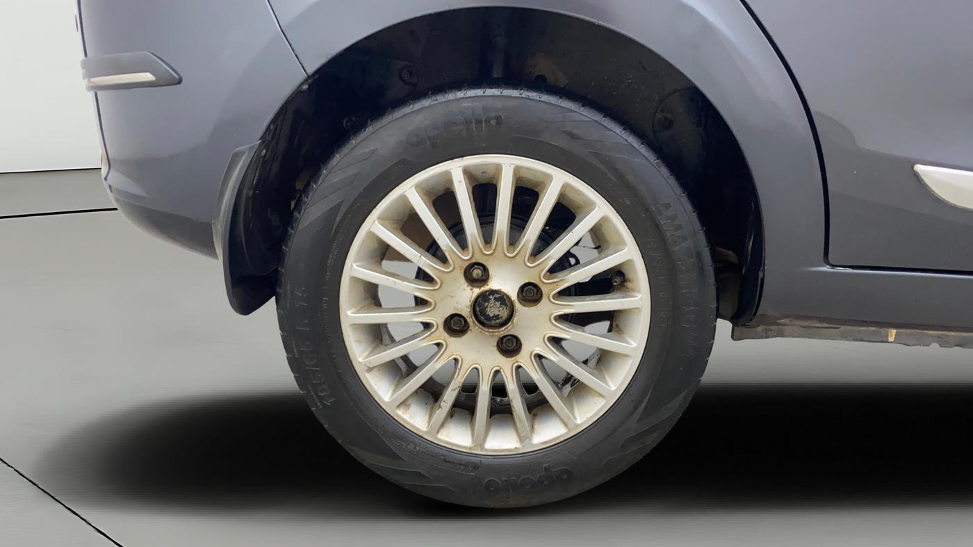 2014 Tata Zest XMA F-TRONIC DIESEL, Diesel, Automatic, 1,33,640 km, Right Rear Wheel