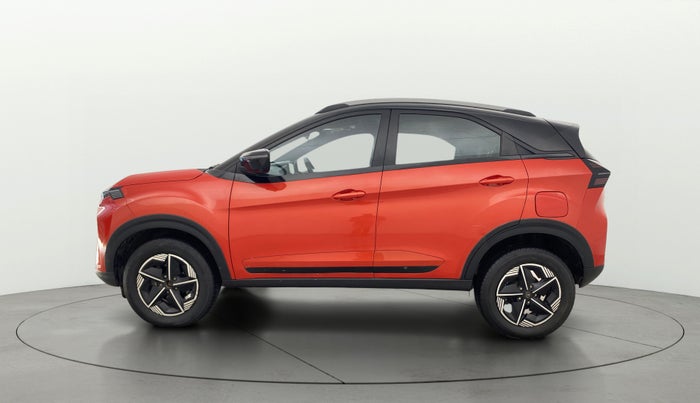 2023 Tata NEXON FEARLESS + SUNROOF AMT DUAL TONE 1.5 DIESEL, Diesel, Automatic, 15,482 km, Left Side
