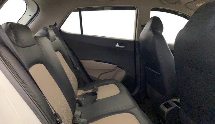 2018 Hyundai Grand i10 SPORTZ 1.2 KAPPA VTVT, CNG, Manual, 56,338 km, Right Side Rear Door Cabin