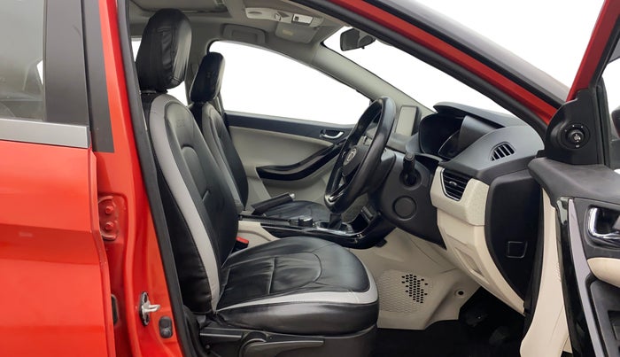 2021 Tata NEXON XZ PLUS SUNROOF PETROL DUAL TONE, Petrol, Manual, 52,481 km, Right Side Front Door Cabin