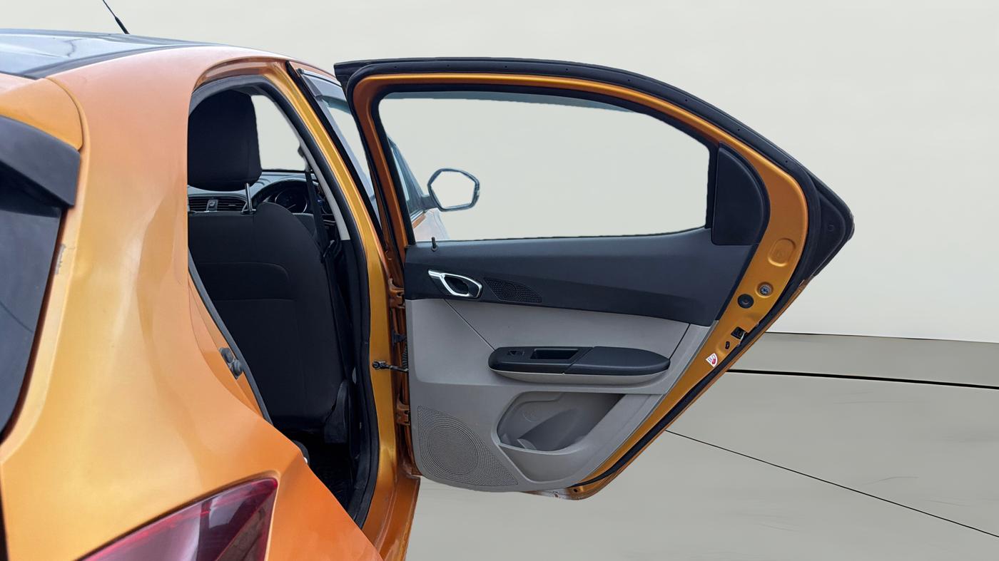 2018 Tata Tiago XZ PETROL, Petrol, Manual, 59,564 km, RHS Rear Door