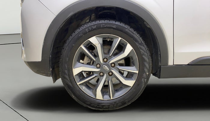 2020 Mahindra XUV300 W8 (O) 1.2 PETROL, Petrol, Manual, 1,03,497 km, Left Front Wheel