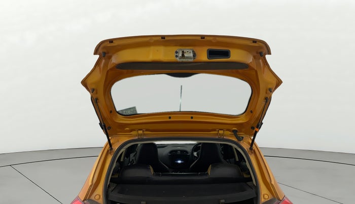 2016 Tata Tiago XT PETROL, CNG, Manual, 1,15,645 km, Boot Door Open