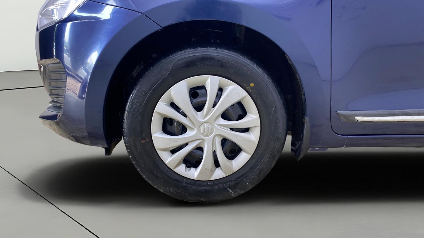 2020 Maruti Swift VXI AMT, Petrol, Automatic, 50,705 km, Left Front Wheel
