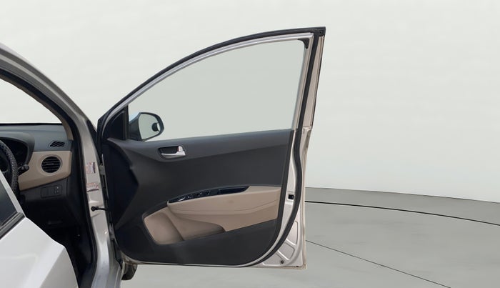 2015 Hyundai Xcent S 1.2, Petrol, Manual, 42,085 km, RHS Front Door