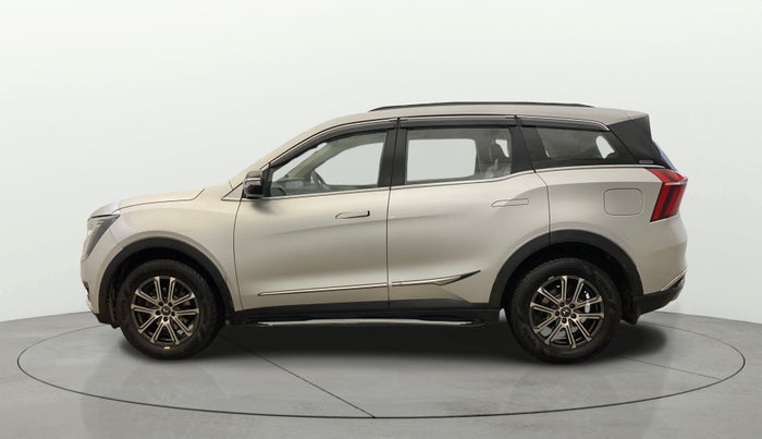 2022 Mahindra XUV700 AX 5 P MT 7 STR, Petrol, Manual, 32,365 km, Left Side