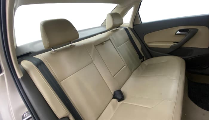 2016 Volkswagen Vento HIGHLINE 1.5 AT, Diesel, Automatic, 1,22,532 km, Right Side Rear Door Cabin