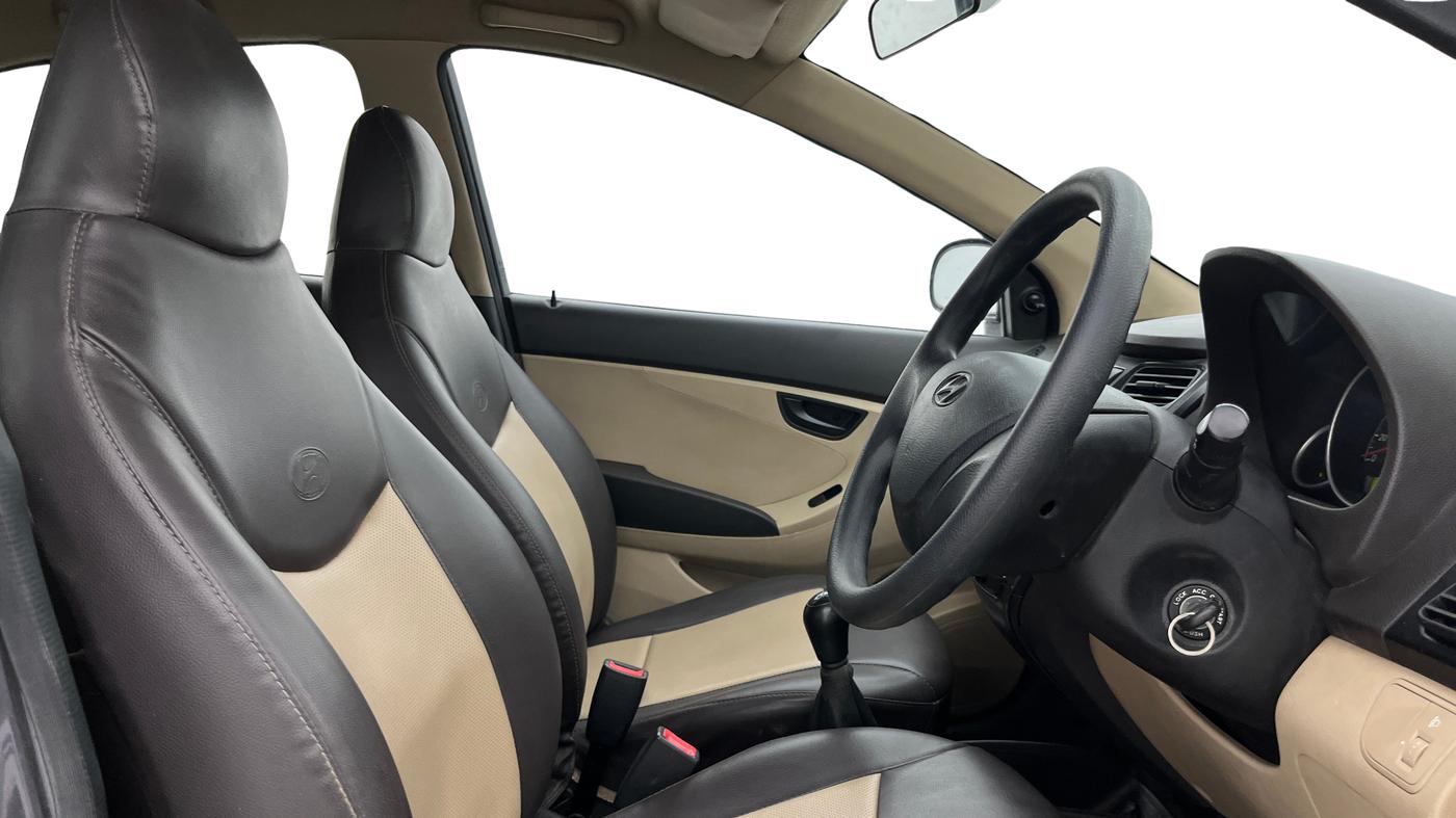2014 Hyundai Eon MAGNA +, Petrol, Manual, 44,165 km, Right Side Front Door Cabin